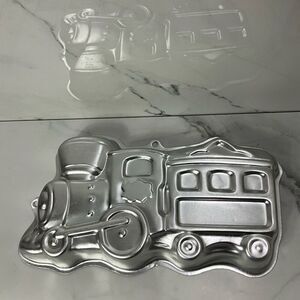 VINTAGE 2003 WILTON Train Cake Pan